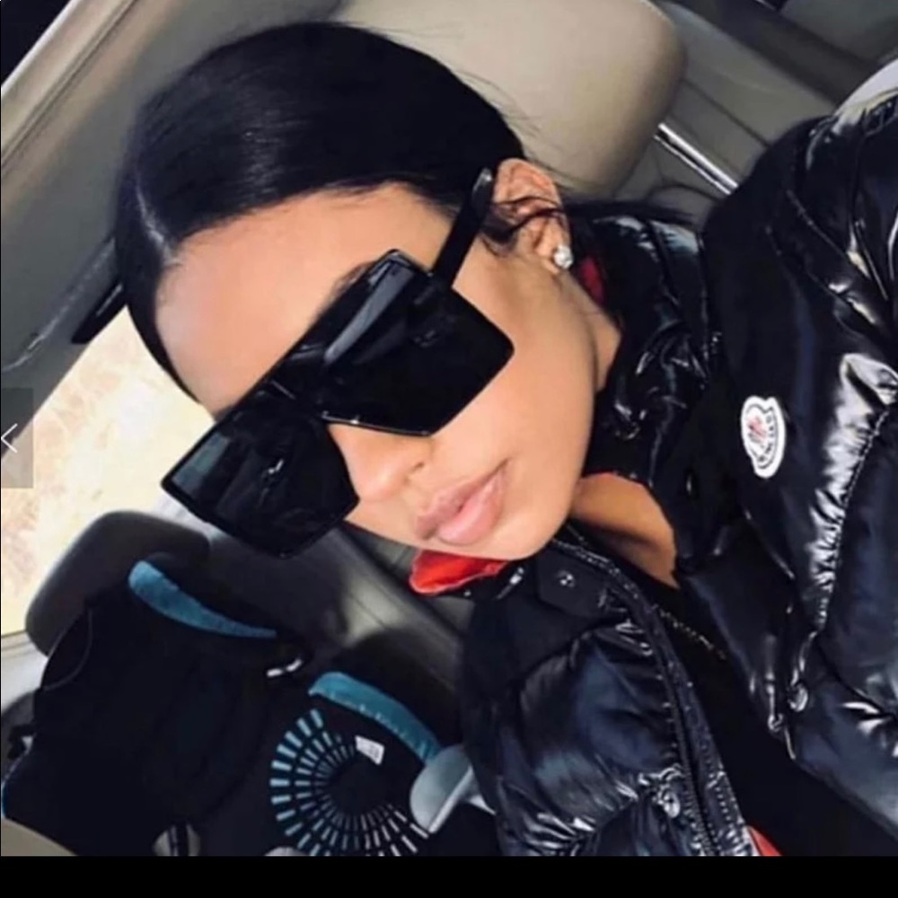 Oversized fashion sunglasses